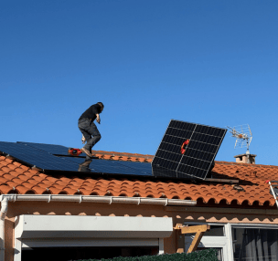 Pose de panneaux solaires à Clermont-Ferrand