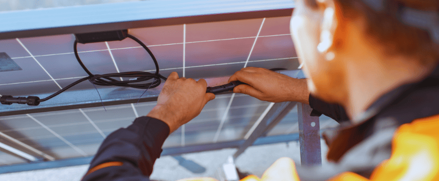 Vérification des connecteurs MC4 - Hélios Energy 63